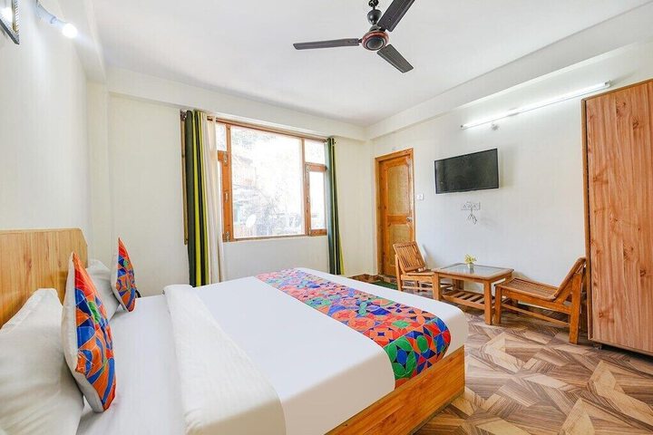 Room 10 of 25