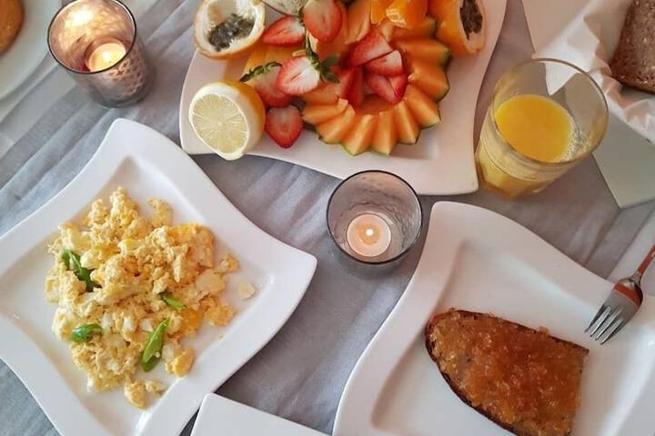 Breakfast/Coffee Service 32 of 36