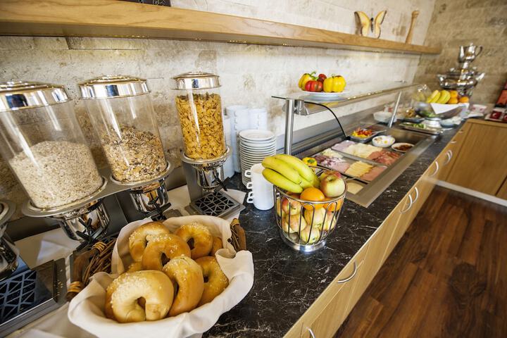 Breakfast/Coffee Service 25 of 60