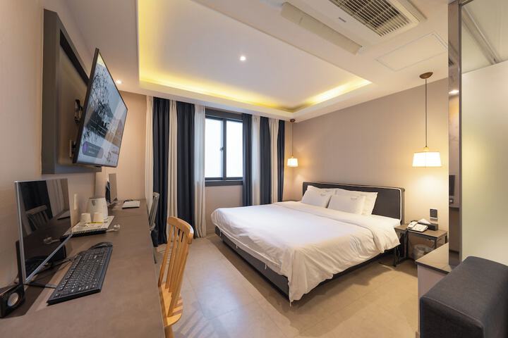 Room 34 of 54