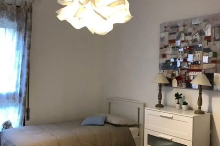 Room 4 of 10