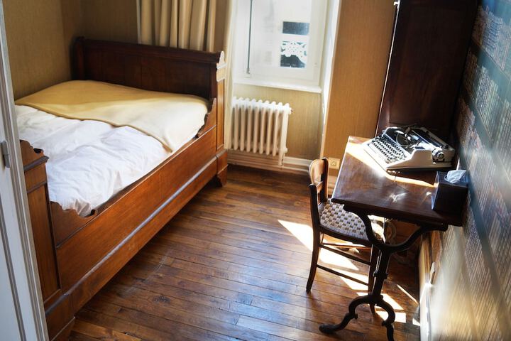 Room 2 of 26