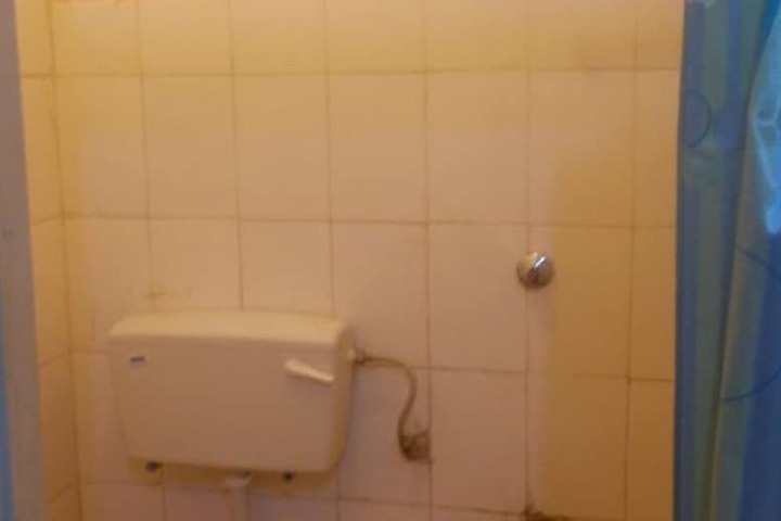 Room 10 of 18