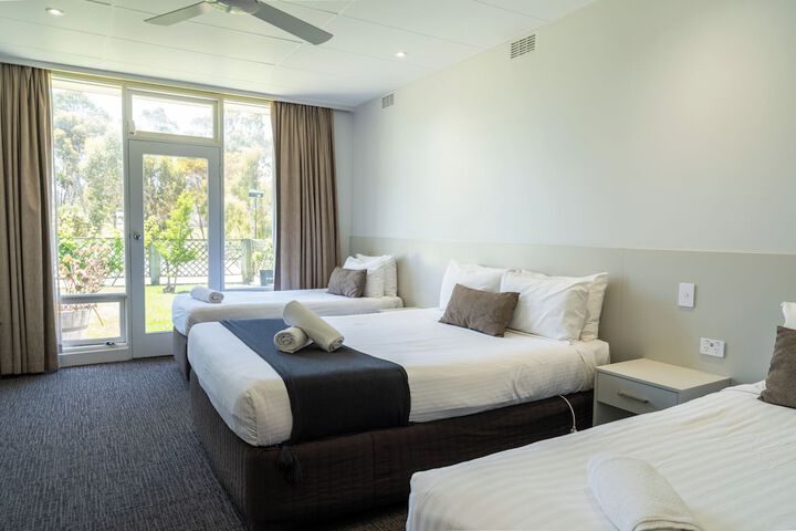 Room 10 of 27