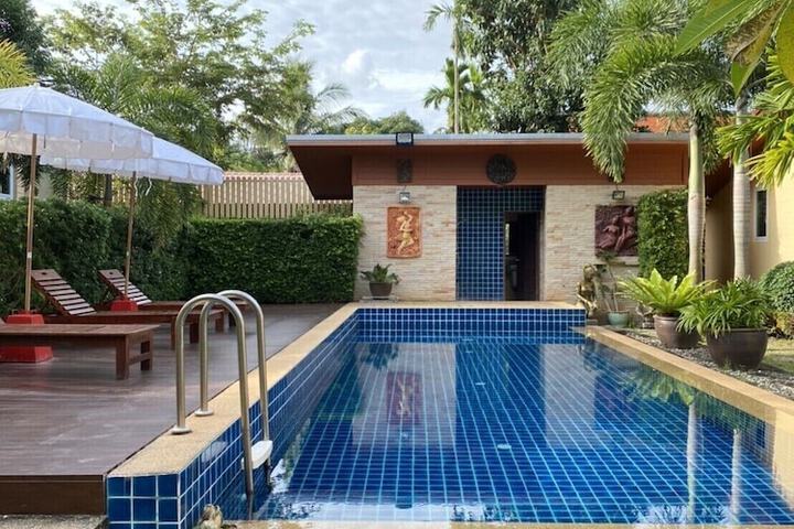 Pool 42 of 60