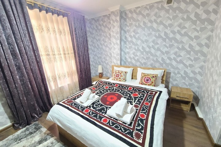 Room 33 of 102