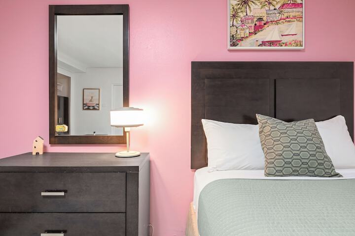 Room 4 of 37