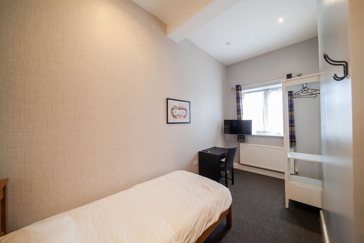 Room 21 of 40
