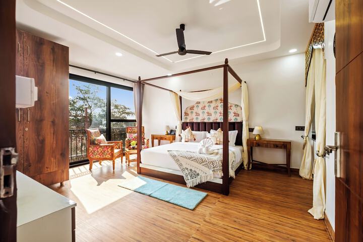 Room 14 of 25