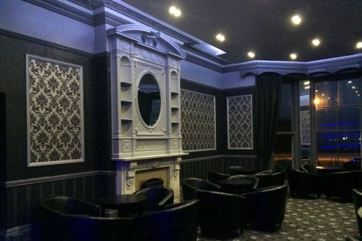 Entrance & Lobby