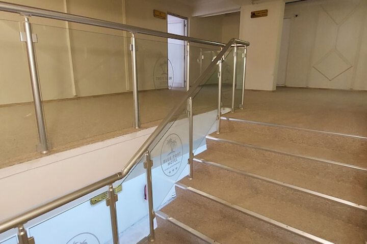 Ballroom/Hall 35 of 36