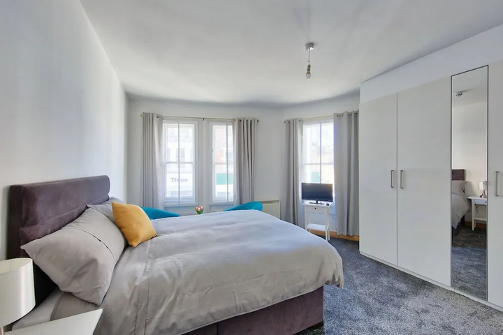 Room 2 of 15