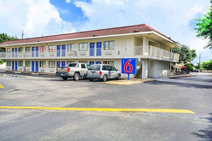 Hotel Entry