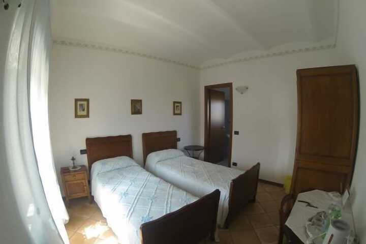 Room 6 of 31