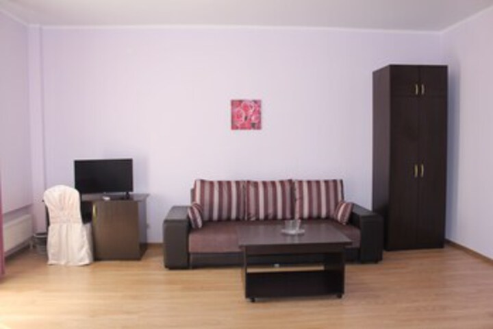 Room 8 of 25