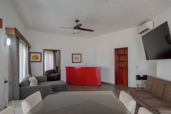 Room 102 of 193