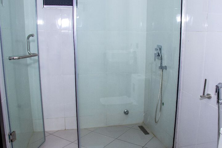 Room 7 of 14