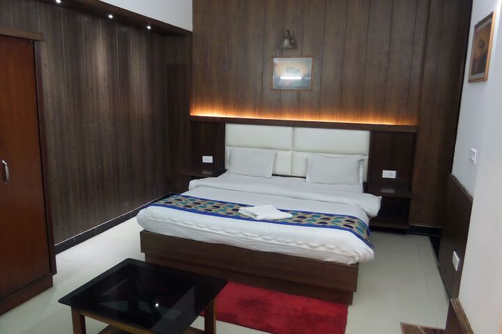 Room 14 of 30