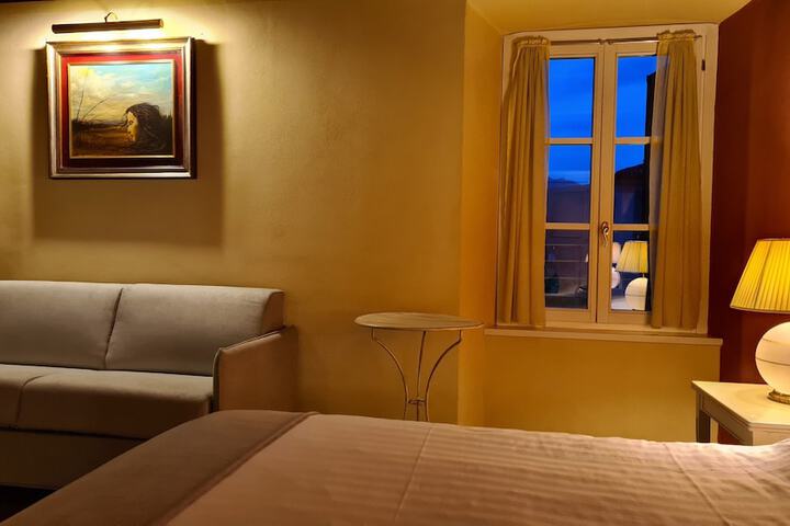 Room 8 of 75