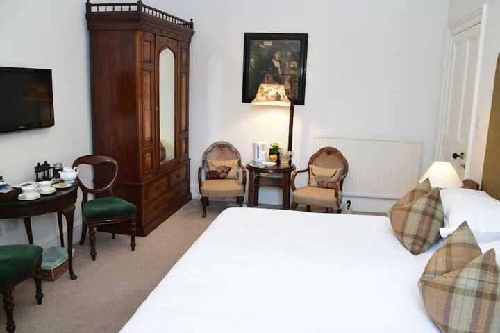 Room 8 of 48