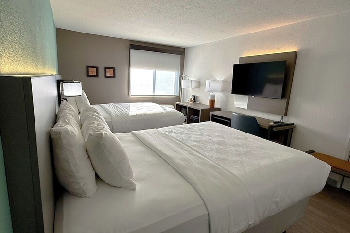 Room 4 of 35