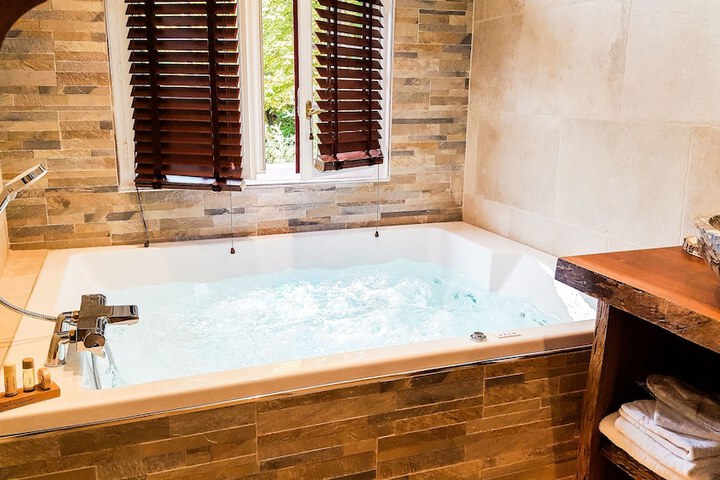 Hot Tub 44 of 74
