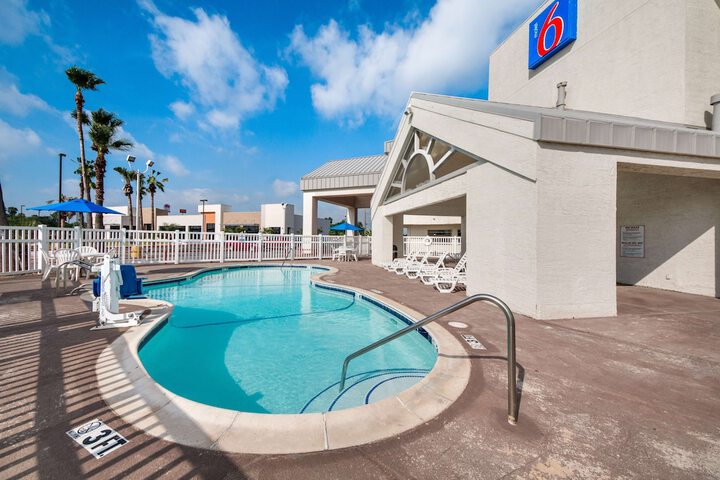 Pool Hotel