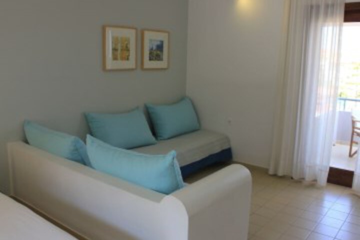 Room 9 of 49