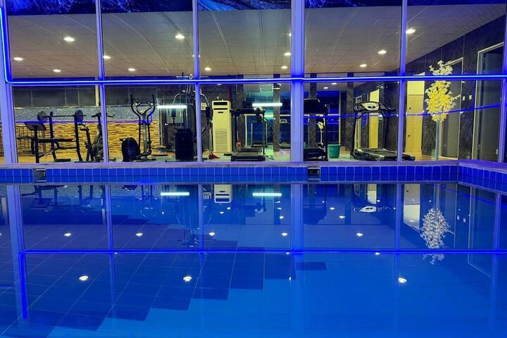 Pool 39 of 60