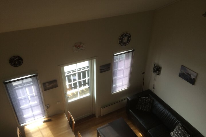 Room 6 of 32