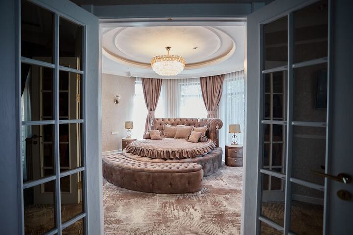 Room 45 of 93