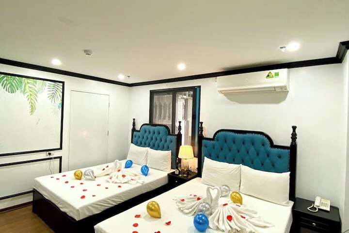 Room 16 of 36
