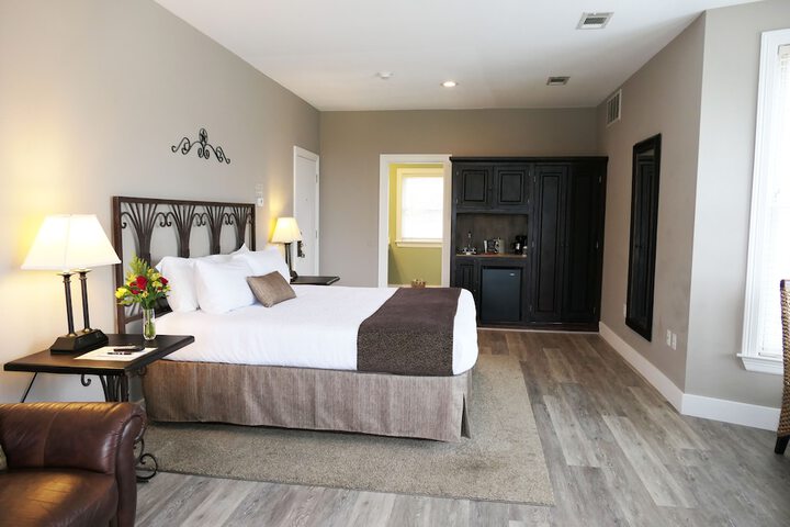Room 6 of 30