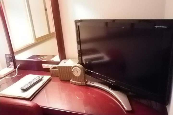 Room 6 of 33
