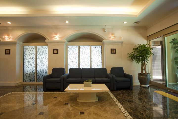 Guest Lobby