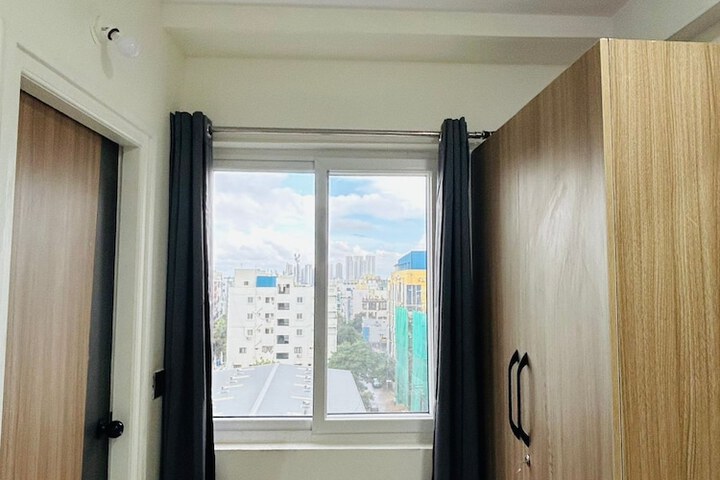 Room 8 of 13