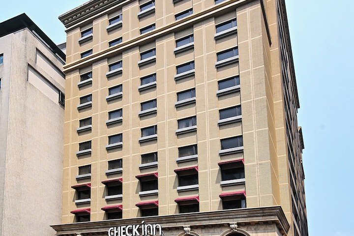 Hotel 71 of 72
