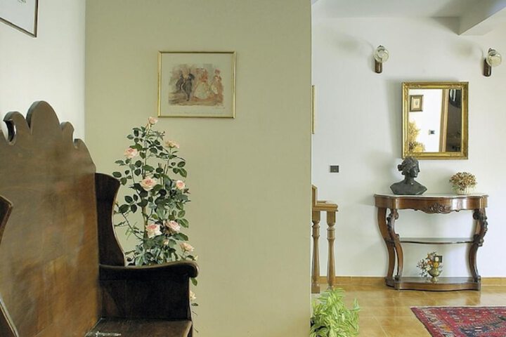 Room 9 of 41
