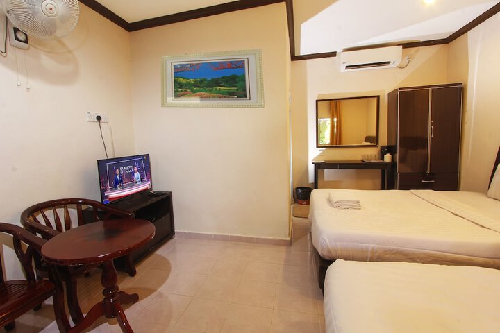 Room 4 of 30