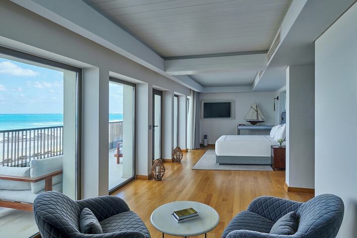 Room 34 of 115