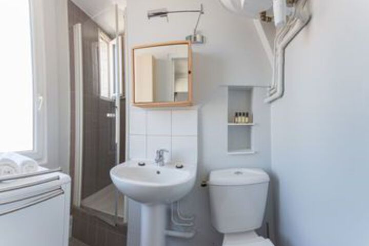 Room 2 of 10