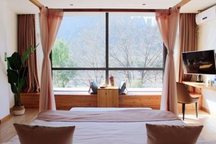 Room 64 of 156