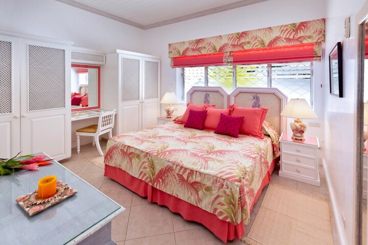 Room 3 of 79
