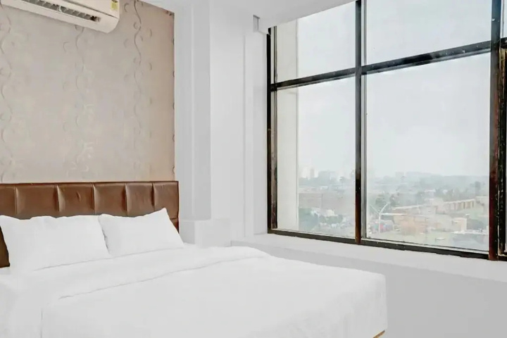 Room 2 of 2