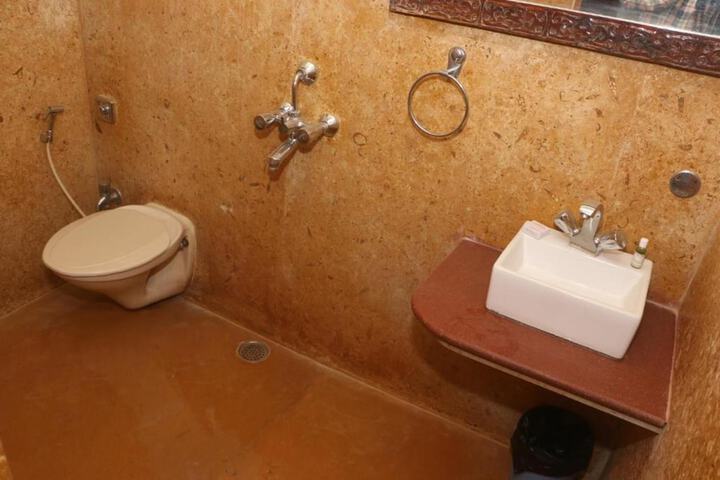 Room 15 of 24