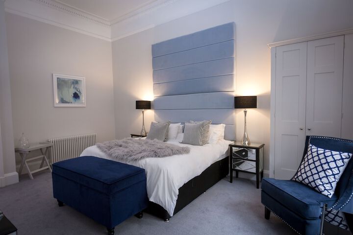 Room 4 of 61