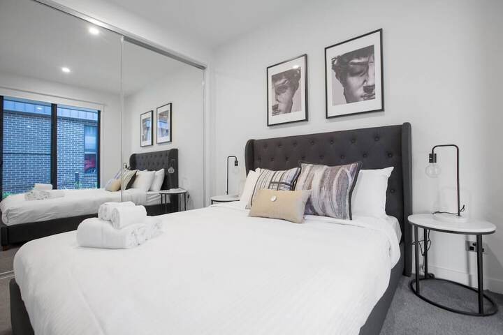 Room 3 of 16