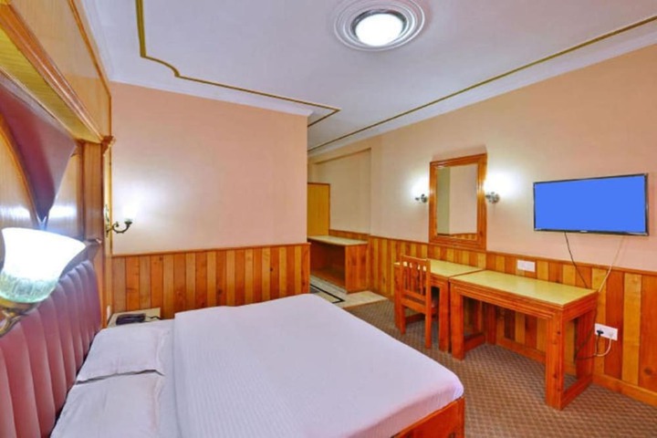 Room 25 of 49