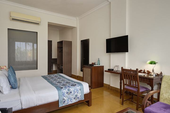 Room 30 of 129