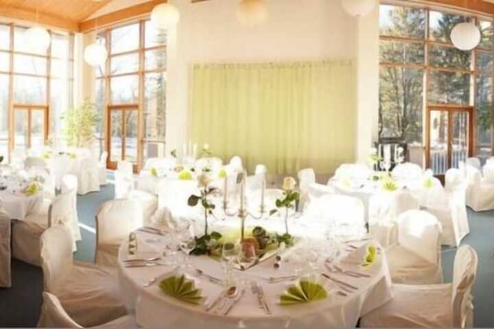Ballroom/Hall 39 of 44